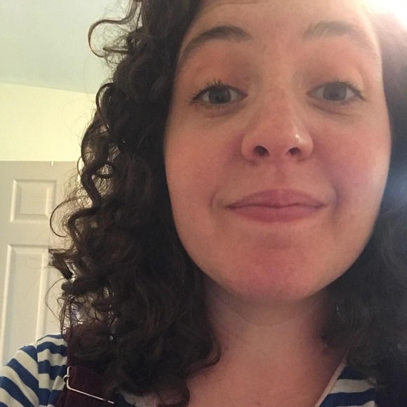 Meet your Posher, Lindsey - Picture 1 of 2